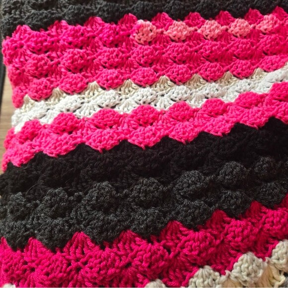 Handmade afghan - Picture 3 of 3